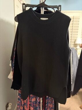 Michael Stars Black Ribbed Crewneck knit shirt sleeveless